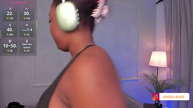 Kendallbleer online show from September 20, 2:40 pm