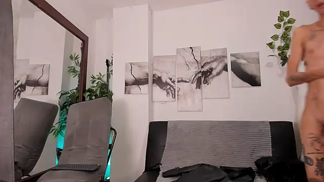 Snapshot of Giotrashy chatting on October 3, 7:33 pm Giotrashy online show from October 3, 7:33 pm