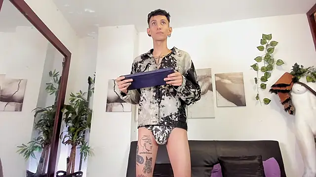 Snapshot of Giotrashy chatting on October 13, 8:09 pm Giotrashy online show from October 13, 8:09 pm