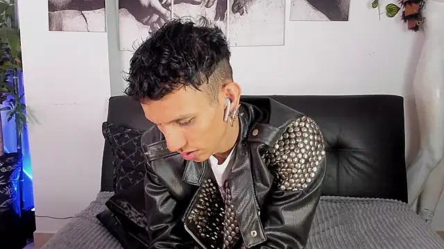 Snapshot of Giotrashy chatting on October 22, 8:08 pm Giotrashy online show from October 22, 8:08 pm