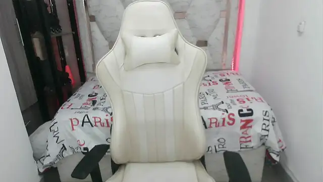 Snapshot of sex_mikee chatting on March 15, 3:18 am sex mikee online show from March 15, 3:18 am