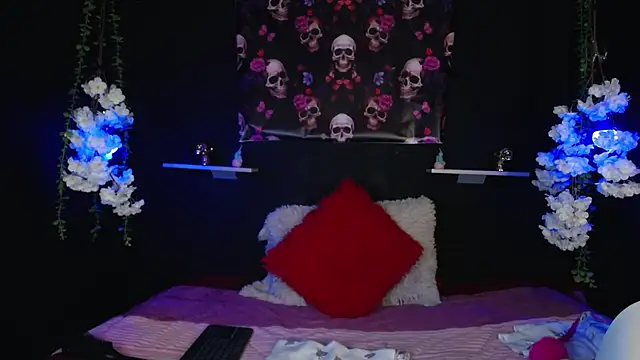 Hairydoll  online show from October 19, 7:03 pm