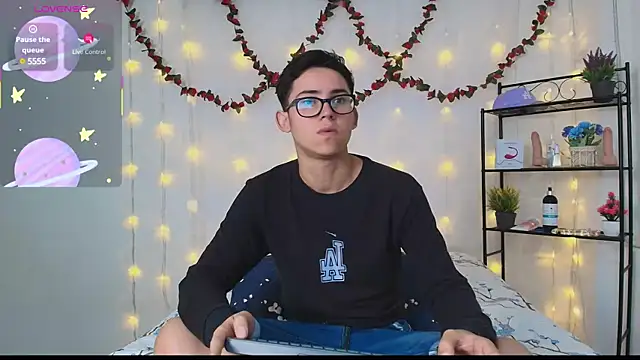 Danny-Swift13 online show from March 17, 1:18 pm