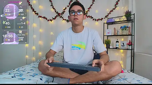 Danny-Swift13 online show from March 18, 12:36 pm