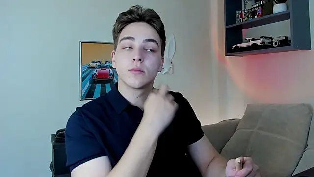 Snapshot of Eric_ether chatting on October 9, 7:23 pm Eric ether online show from October 9, 7:23 pm