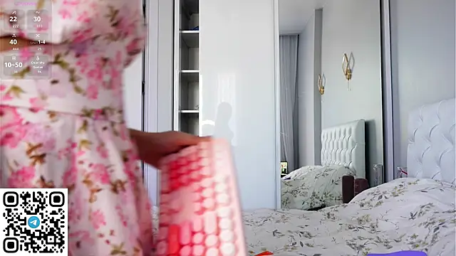 cassiemurr  online show from June 6, 8:19 am