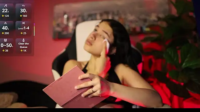 Danaa Rouse online show from February 3, 9:31 pm