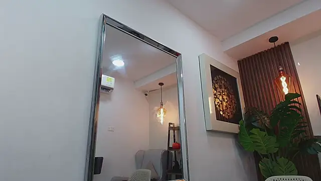 Snapshot of Coral_Lise chatting on October 21, 11:11 am Coral Lise online show from October 21, 11:11 am