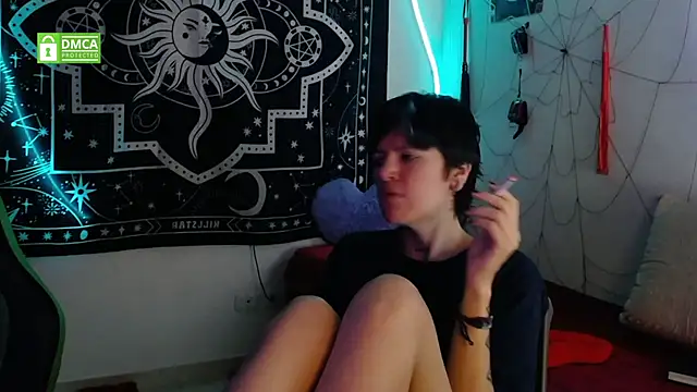 lovelockedlips online show from October 21, 6:08 pm