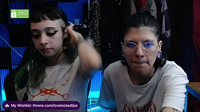 lovelockedlips online show from June 8, 5:19 am