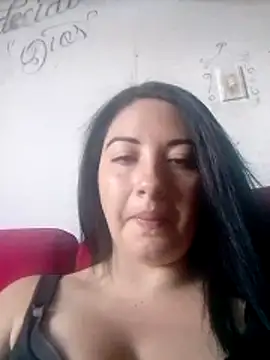 Snapshot of melisamoon_ chatting on April 4, 6:49 pm melisamoon online show from April 4, 6:49 pm