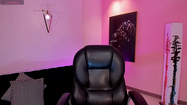 CandaseRussell online show from September 8, 8:08 pm