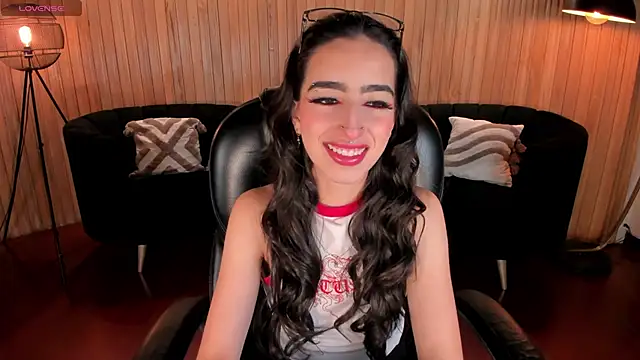 LarisaSmirnov online show from April 2, 4:32 am