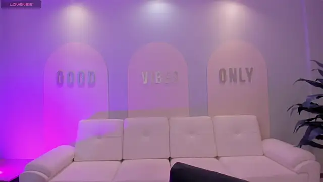 Snapshot of MaiaCollins chatting on September 25, 5:38 pm MaiaCollins online show from September 25, 5:38 pm