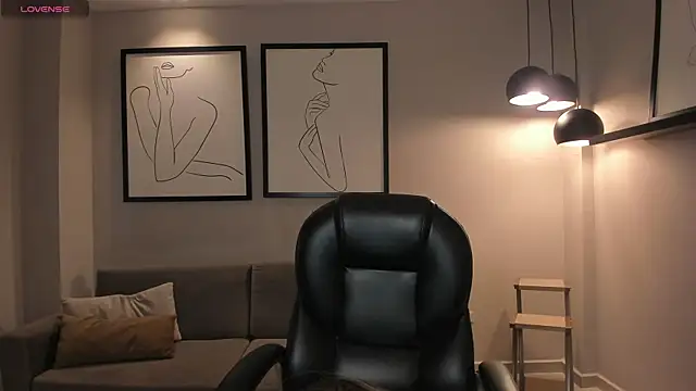 Snapshot of MaiaCollins chatting on October 24, 6:04 pm MaiaCollins online show from October 24, 6:04 pm