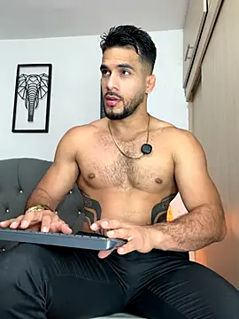 Maximiliano ford online show from November 22, 10:36 am