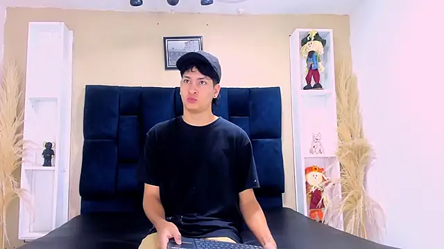 Jhojan twink online show from October 1, 12:00 pm