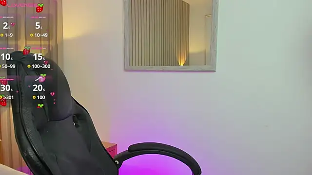 nina blake online show from October 10, 7:35 pm