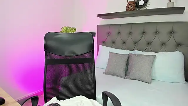 nina blake online show from October 13, 12:38 pm