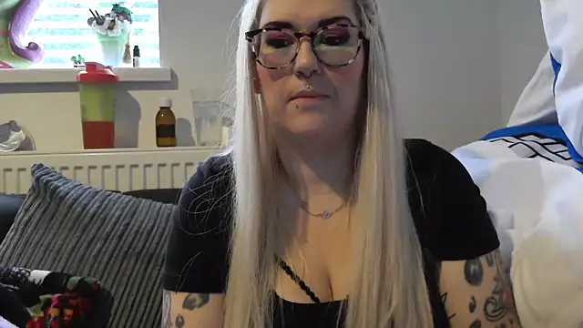 Sizzling Indie36 online show from November 5, 1:44 pm