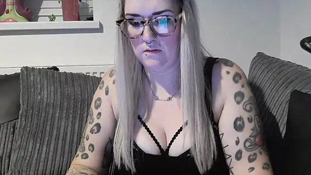 Sizzling Indie36 online show from November 15, 8:49 pm