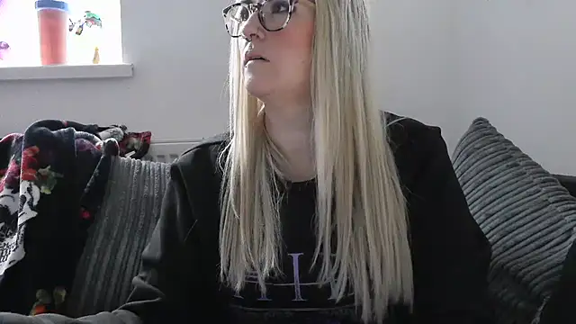 Sizzling Indie36 online show from November 20, 2:39 pm