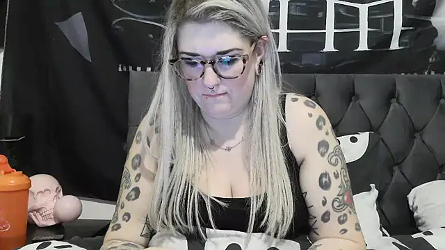 Sizzling Indie36 online show from December 15, 12:15 am