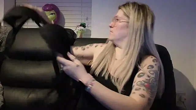 Sizzling Indie36 online show from February 1, 10:08 pm