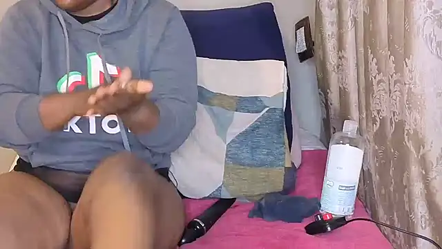 spicybootie online show from July 7, 6:16 am