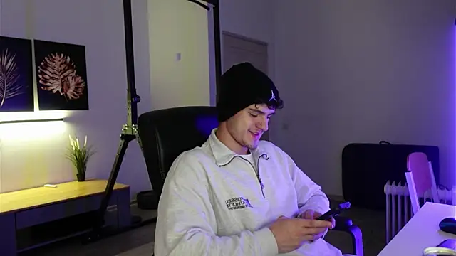 Brad Holloway online show from November 8, 8:18 pm