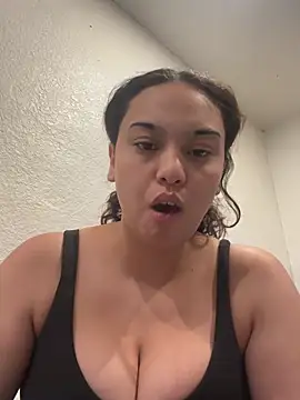 Snapshot of hoesluvcedes chatting on June 10, 10:25 am hoesluvcedes online show from June 10, 10:25 am