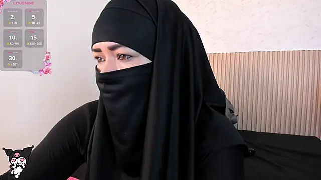 Snapshot of Layla_arabelle chatting on June 9, 7:58 pm Layla arabelle online show from June 9, 7:58 pm