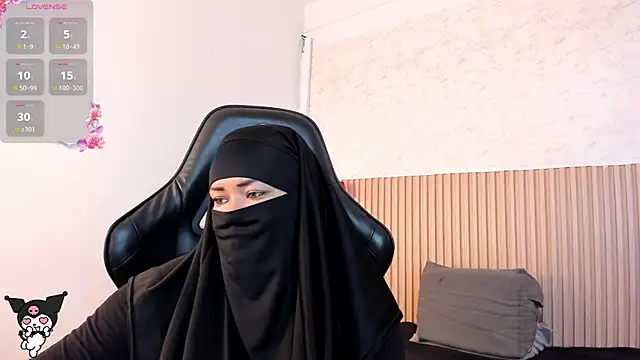 Snapshot of Layla_arabelle chatting on June 11, 8:07 pm Layla arabelle online show from June 11, 8:07 pm