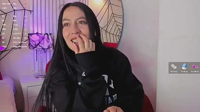 Snapshot of AliceCorner chatting on October 28, 12:09 pm AliceCorner online show from October 28, 12:09 pm