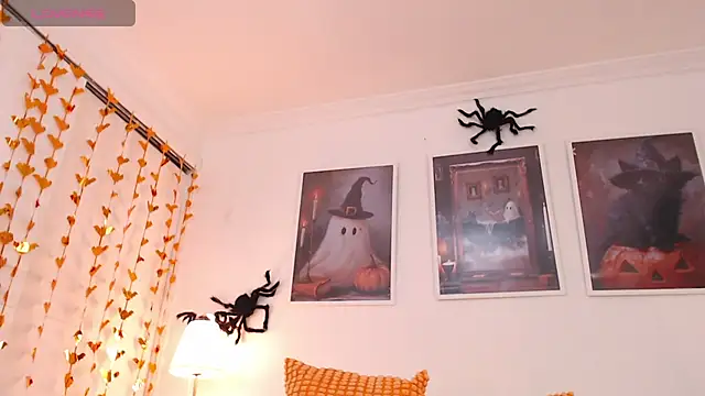 Valen ross  online show from October 10, 11:48 pm