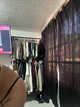 KatianPierce online show from June 20, 9:39 pm