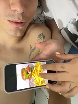 Snapshot of pareja_curiosa19 chatting on October 10, 2:21 am pareja curiosa19 online show from October 10, 2:21 am