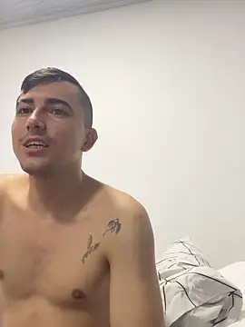 Snapshot of pareja_curiosa19 chatting on November 14, 1:37 am pareja curiosa19 online show from November 14, 1:37 am