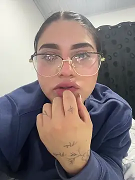 Snapshot of pareja_curiosa19 chatting on November 29, 2:14 am pareja curiosa19 online show from November 29, 2:14 am