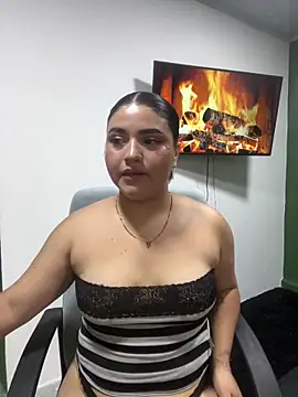 Snapshot of pareja_curiosa19 chatting on May 18, 10:26 pm pareja curiosa19 online show from May 18, 10:26 pm
