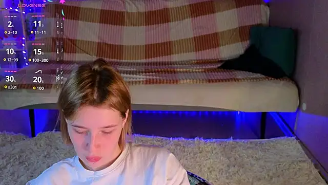 Snapshot of Tara_Lawson chatting on June 11, 2:53 am Tara Lawson online show from June 11, 2:53 am
