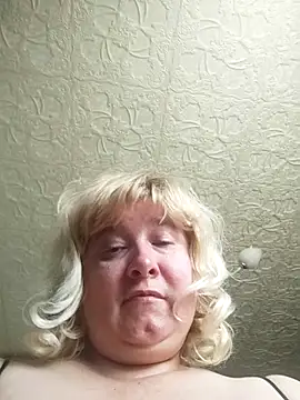 Snapshot of MerellinFicus chatting on June 9, 4:18 pm MerellinFicus online show from June 9, 4:18 pm