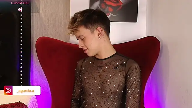 Snapshot of LiamWildx20 chatting on November 12, 4:35 am LiamWildx20 online show from November 12, 4:35 am