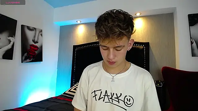 LiamWildx20 online show from March 14, 6:08 am