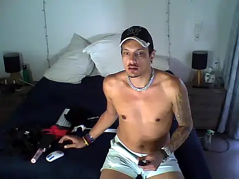 Snapshot of TAIZ69WORLD chatting on October 31, 7:59 pm TAIZ69WORLD online show from October 31, 7:59 pm