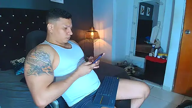 ethan dalton  online show from November 1, 3:19 am