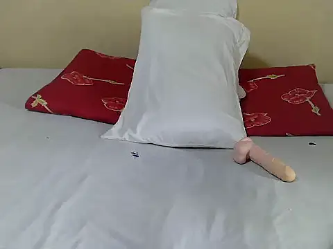 Creamy-Aisha online show from September 10, 3:45 pm