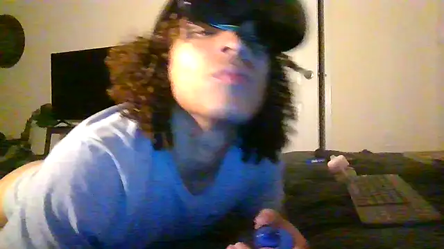Snapshot of shurthingx chatting on May 29, 3:37 am shurthingx online show from May 29, 3:37 am