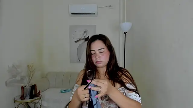 Snapshot of Andressa_carpio chatting on May 8, 3:23 am Andressa carpio online show from May 8, 3:23 am