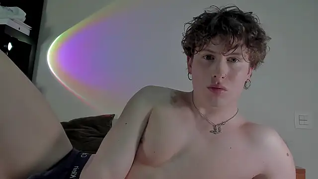 RobFavorite1 online show from March 15, 10:44 pm